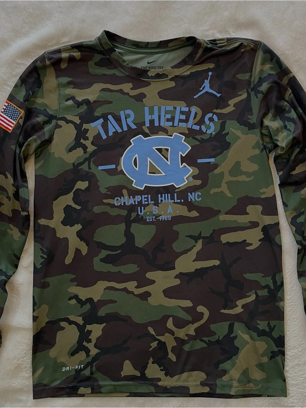 Nike Long Sleeve Dri-Fit Camo Tshirt. Women’s sz Small